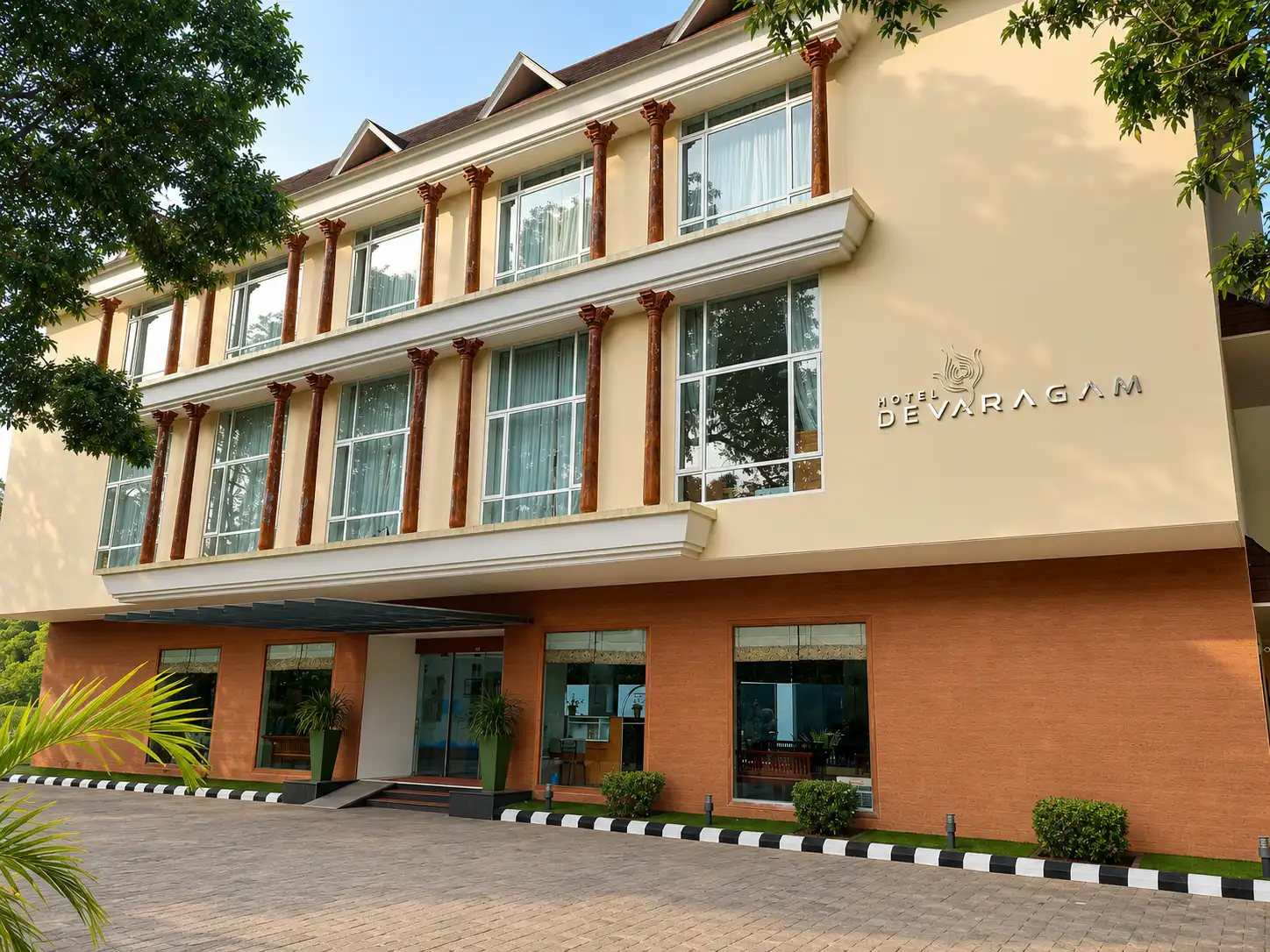 Hotel Devaragam - Varnam Banquet Hall