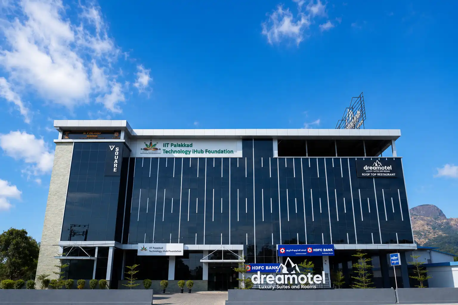 Dreamotel-Board Room